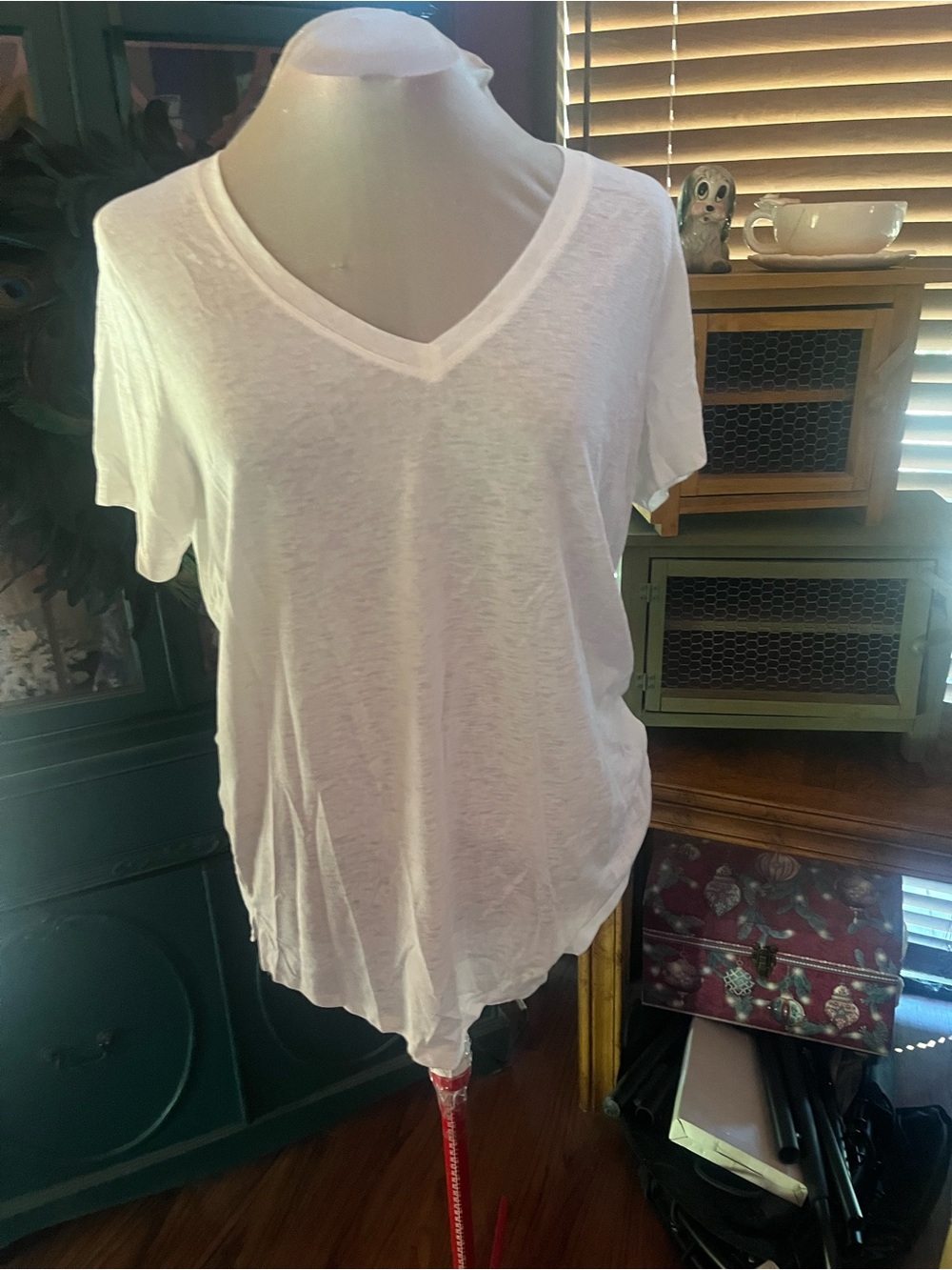 Athleta XL Classic V-Neck Women's Tee - White